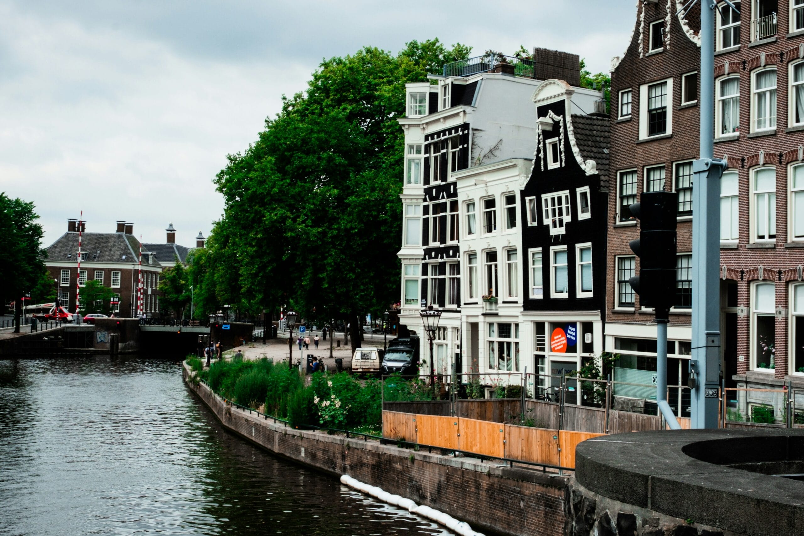 Amsterdam quiet hotels hero image