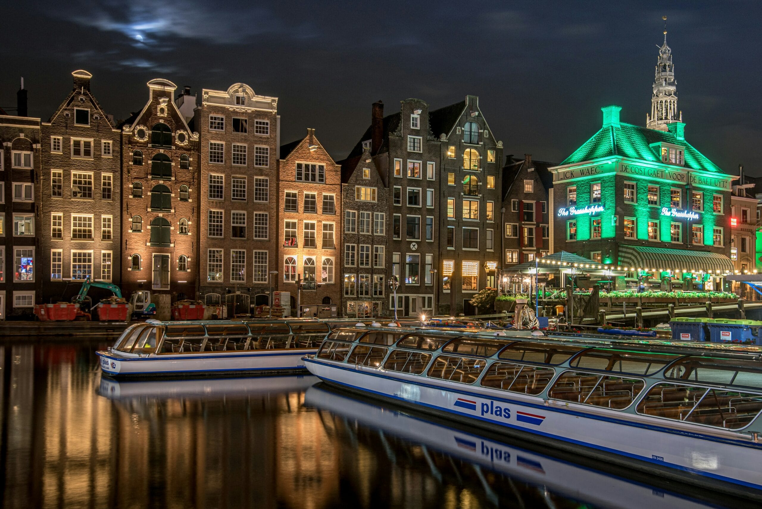 Amsterdam hotels with family city centre hero image