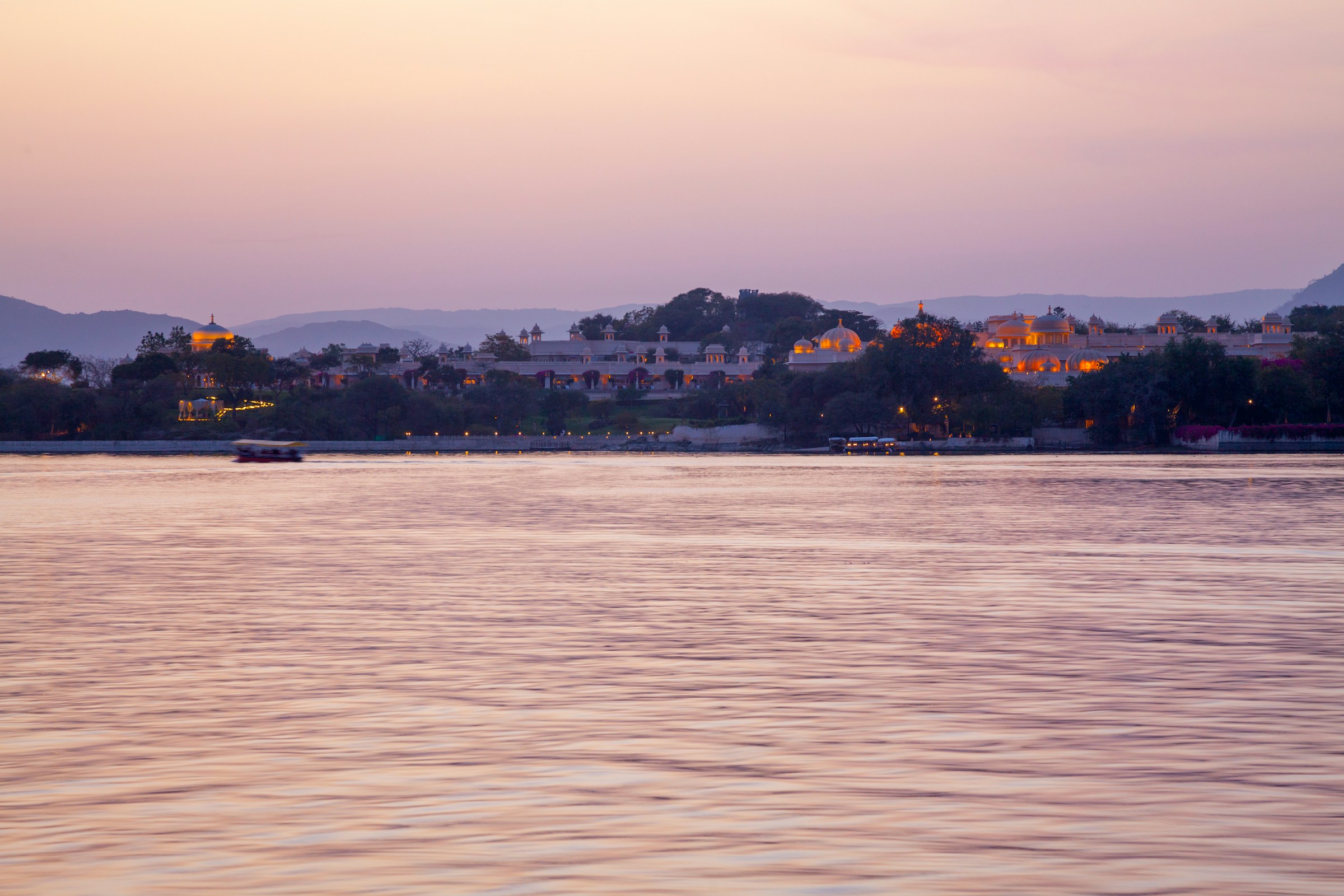 Udaipur hotel area